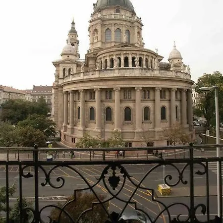 Luxurious Retreat In City's Heart Basilica View Appartamento