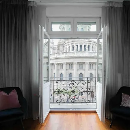 Luxurious Retreat In City's Heart Basilica View Appartamento Budapest