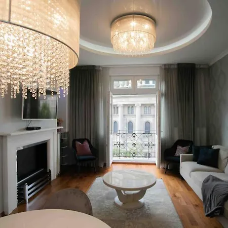 Luxurious Retreat In City's Heart Basilica View Appartamento