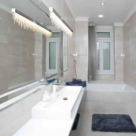Luxurious Retreat In City's Heart Basilica View Appartamento
