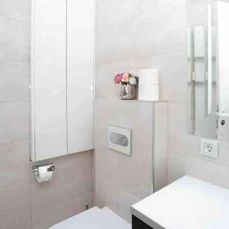 Luxurious Retreat In City's Heart Basilica View Appartamento *